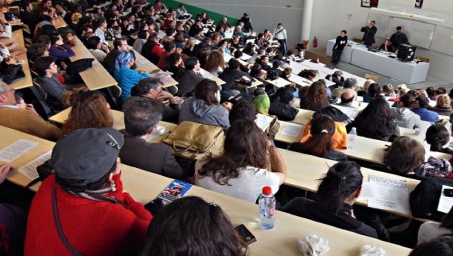  طالبت بفتح المناظرات بصفة دورية .. المنظمات الطلابية تندد بانسداد أفق شعبة الحقوق والعلوم السياسية    